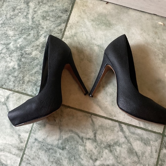 Black Jessica Simpson stilettos - Picture 4 of 8